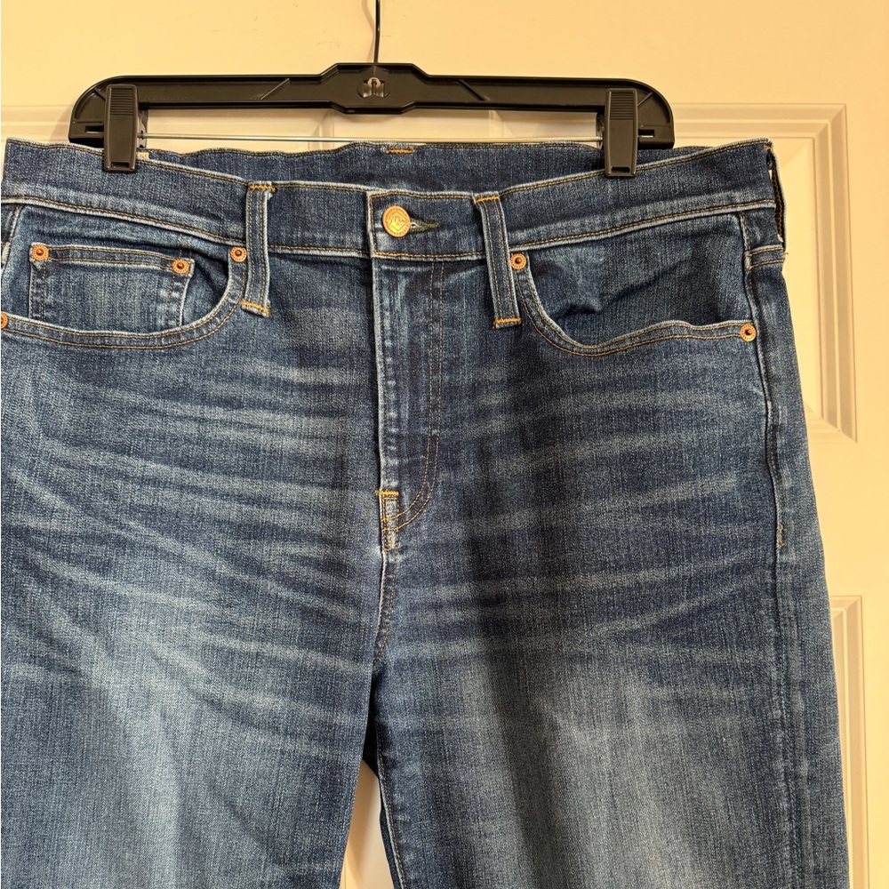 Men’s J Crew 770 Straight leg denim jean, 34 waist, 32 length, medium wash, EUC - Picture 3 of 6